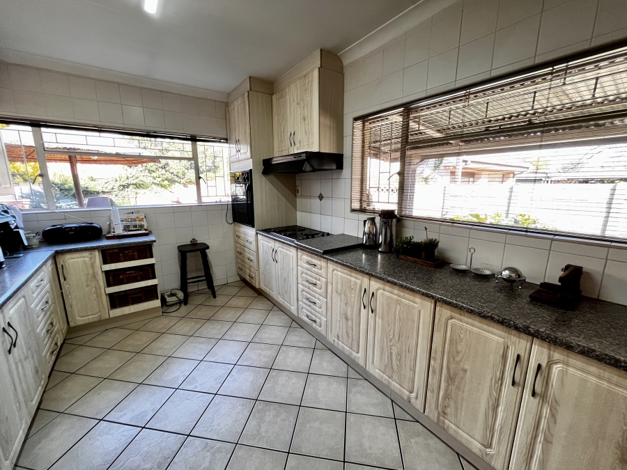 4 Bedroom Property for Sale in Baillie Park North West